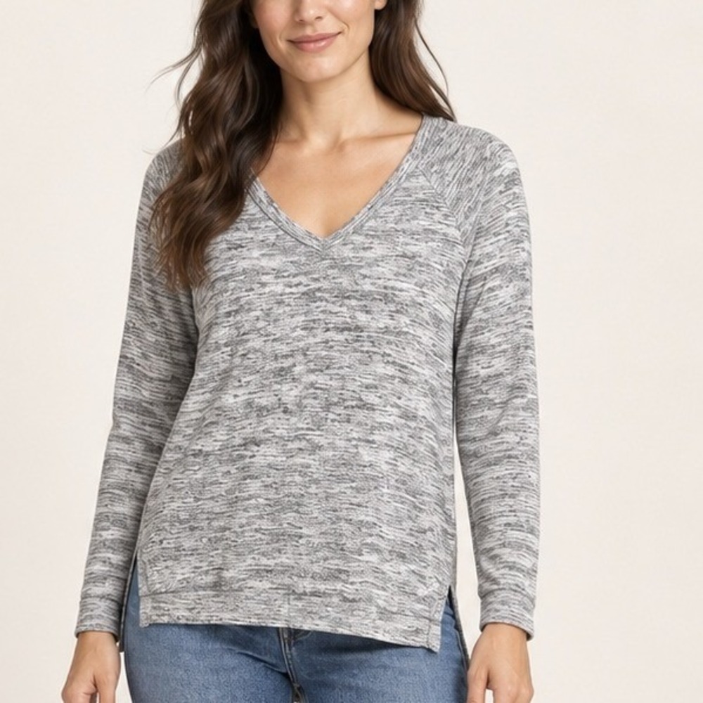 Banana Republic Womens V Neck Space Dye Top Size M Gray Raglan Knit Sweater